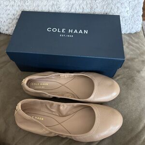 Cole Haan Tan Leather Flats Versatile and Elegant